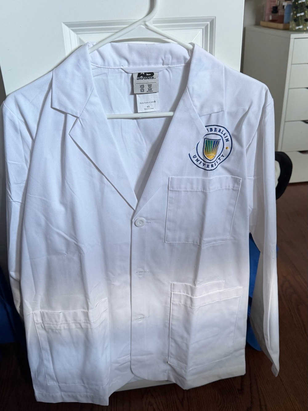 Unbranded White Lab Coat with University Patch - Men's